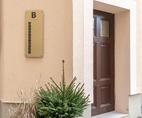 Golden Circles No.2 Apartment *